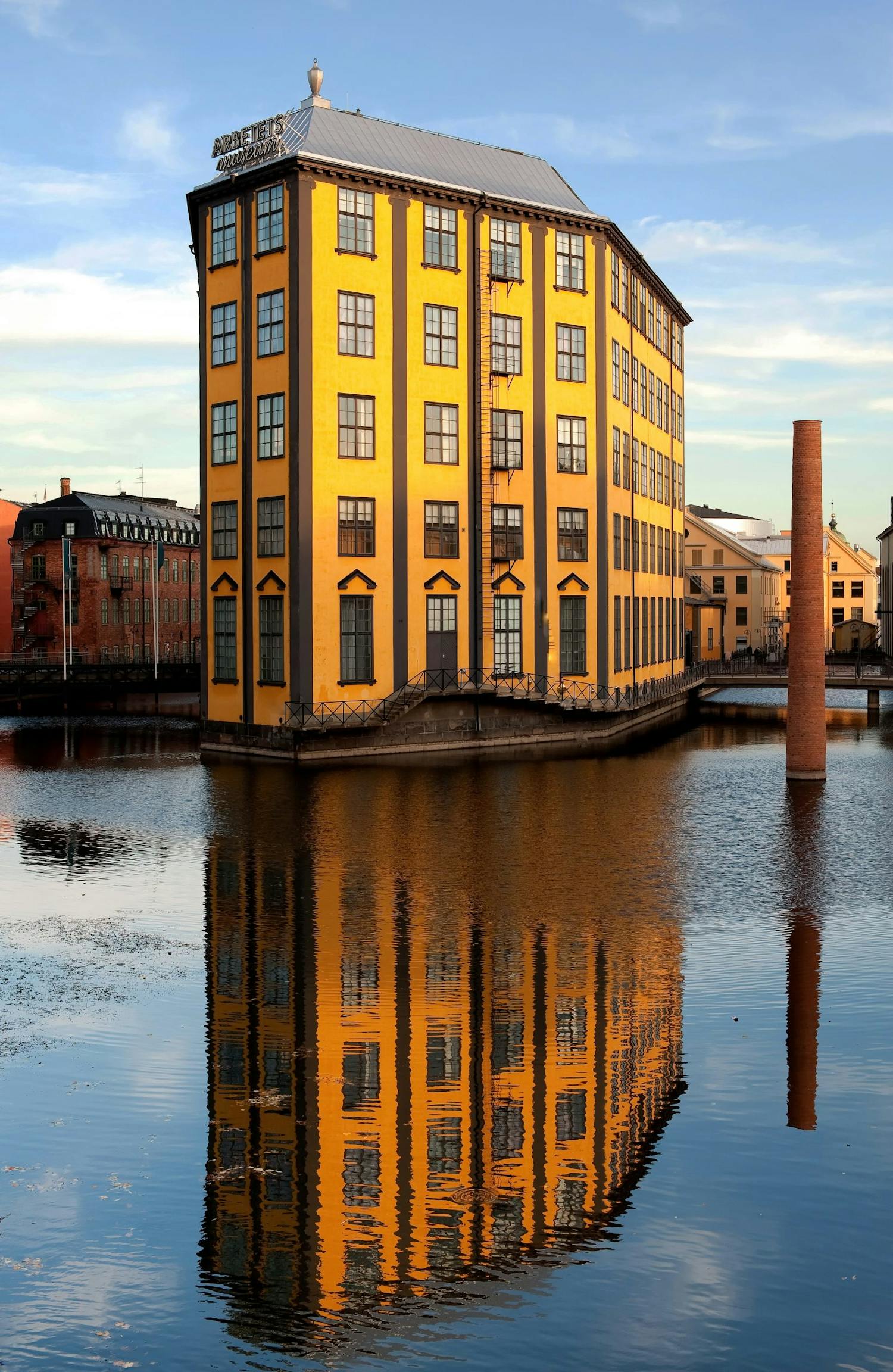 Skyd bygninger uden styrtende linjer